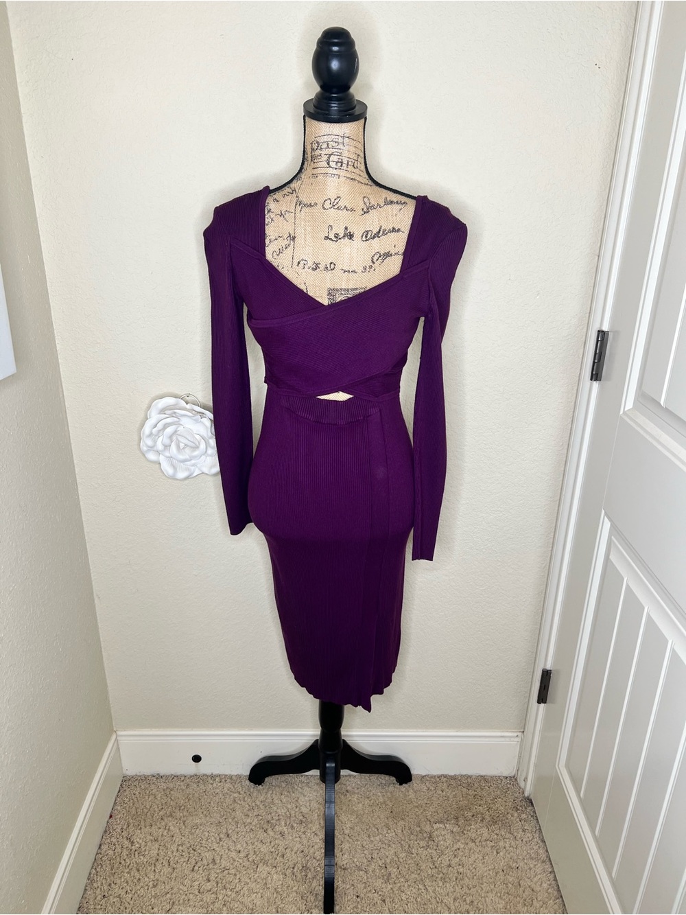 NTM GUESS Ribbed Knit Cutout Bodycon Dress Plum Purple Long Sleeve Slit Sz Small